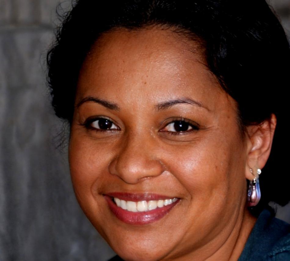 Elena Vásquez, educadora financiera